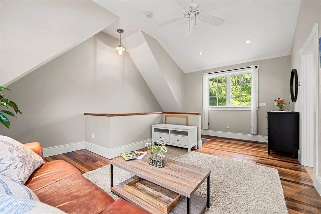Photo of 92 Phillips Ave