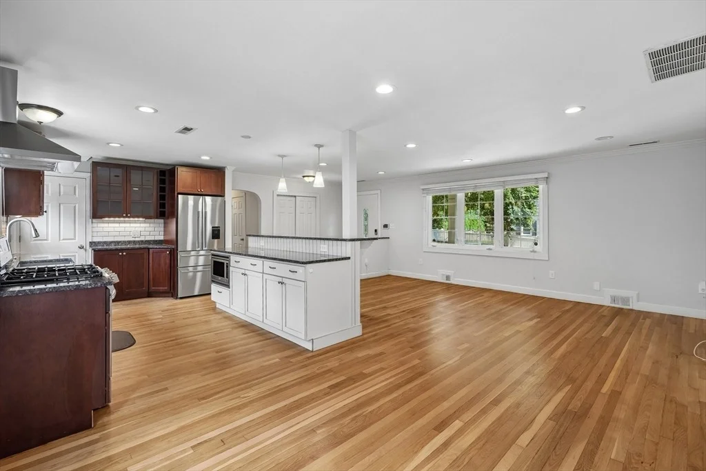 Photo of 45 Adanac Rd