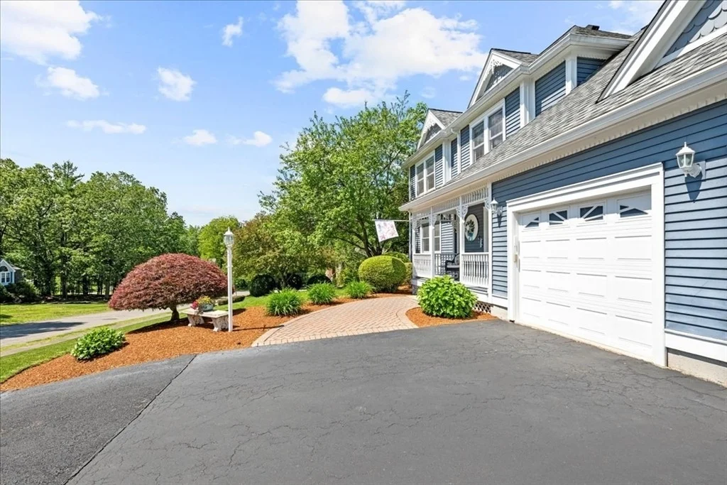 Photo of 27 Crestview Dr