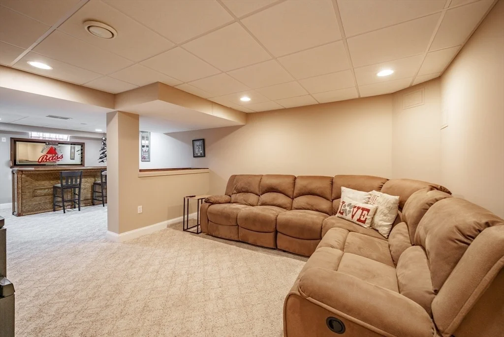 Photo of 303 Munger Hill Rd