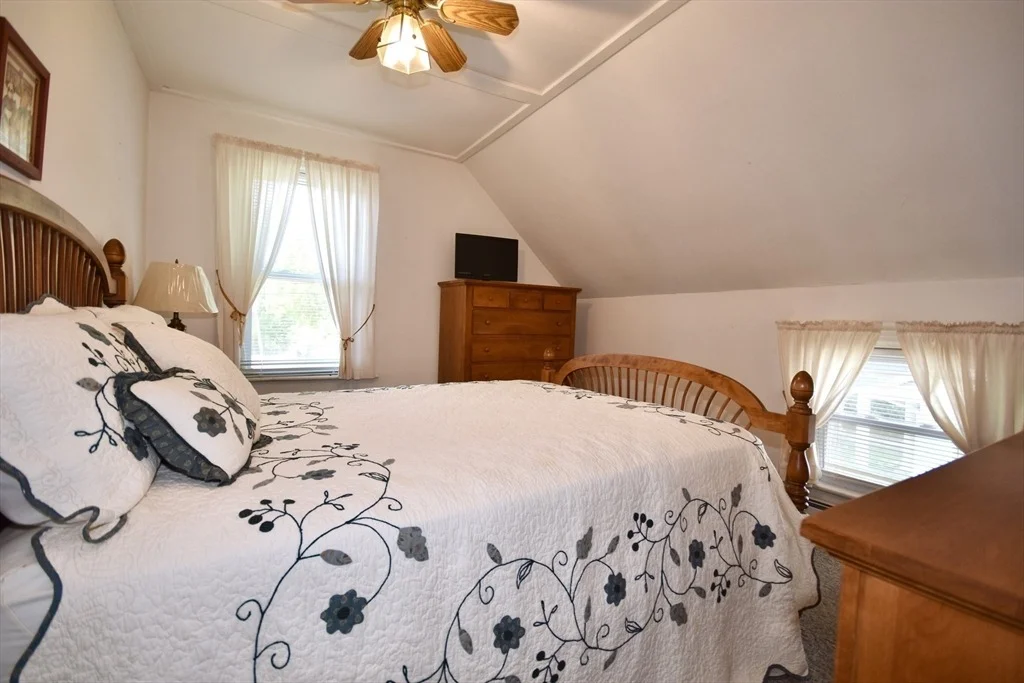 Photo of 7 Knowles Ave
