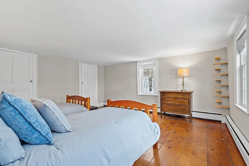 Photo of 280 W Acton Road