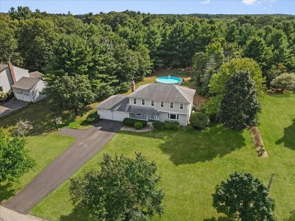Photo of 33 Barnstable Rd
