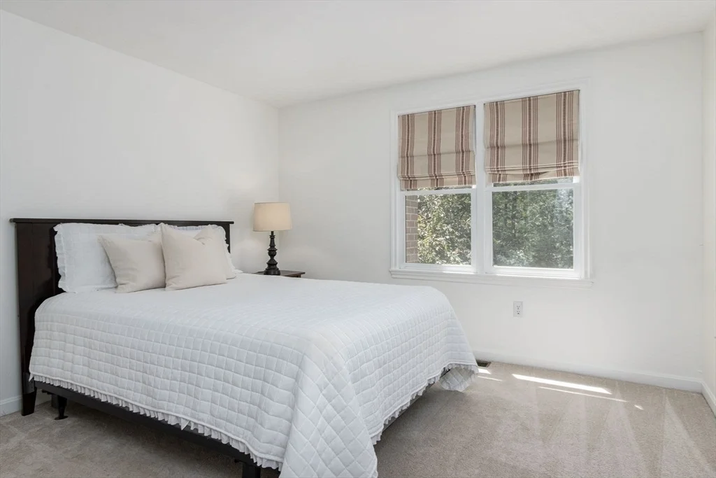 Photo of 8 Whitaker Ln
