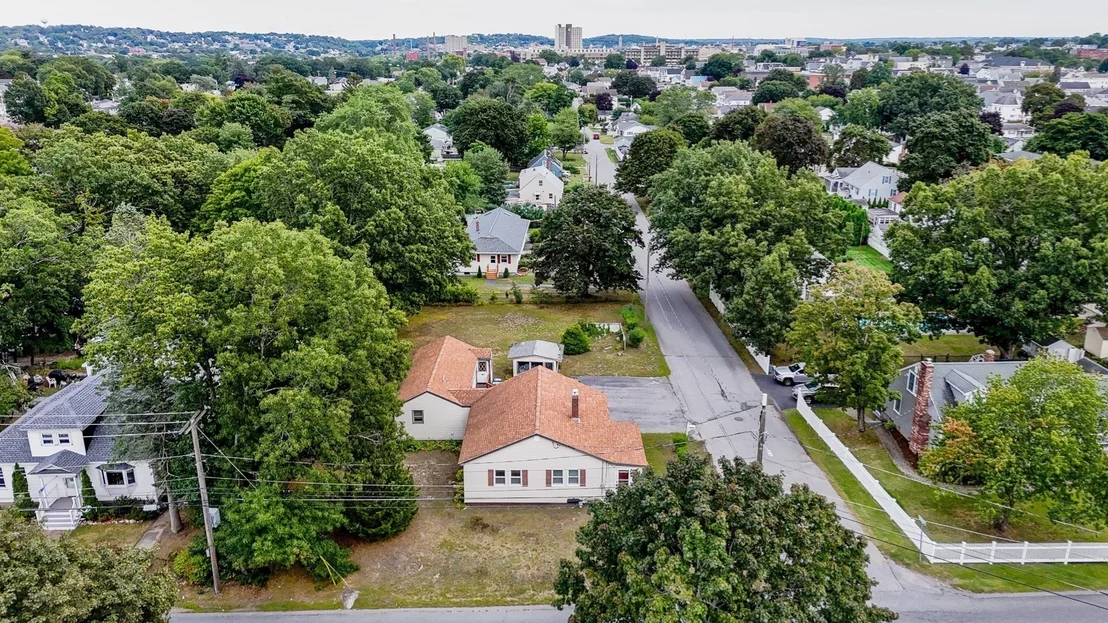 Photo of 114 Old Meadow Rd