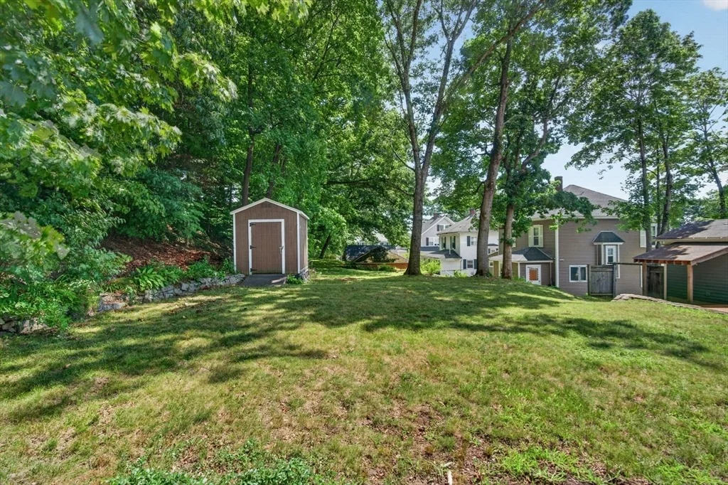 Photo of 204 Parkview Ave