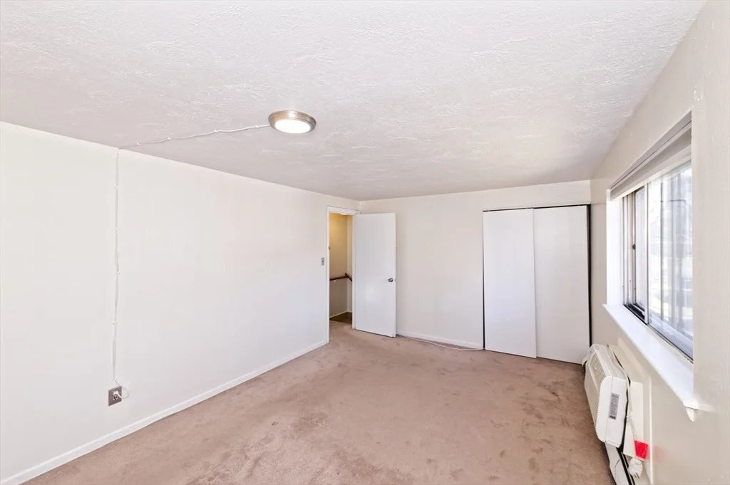 Photo of Unit 4 at 4 Bishop Dr