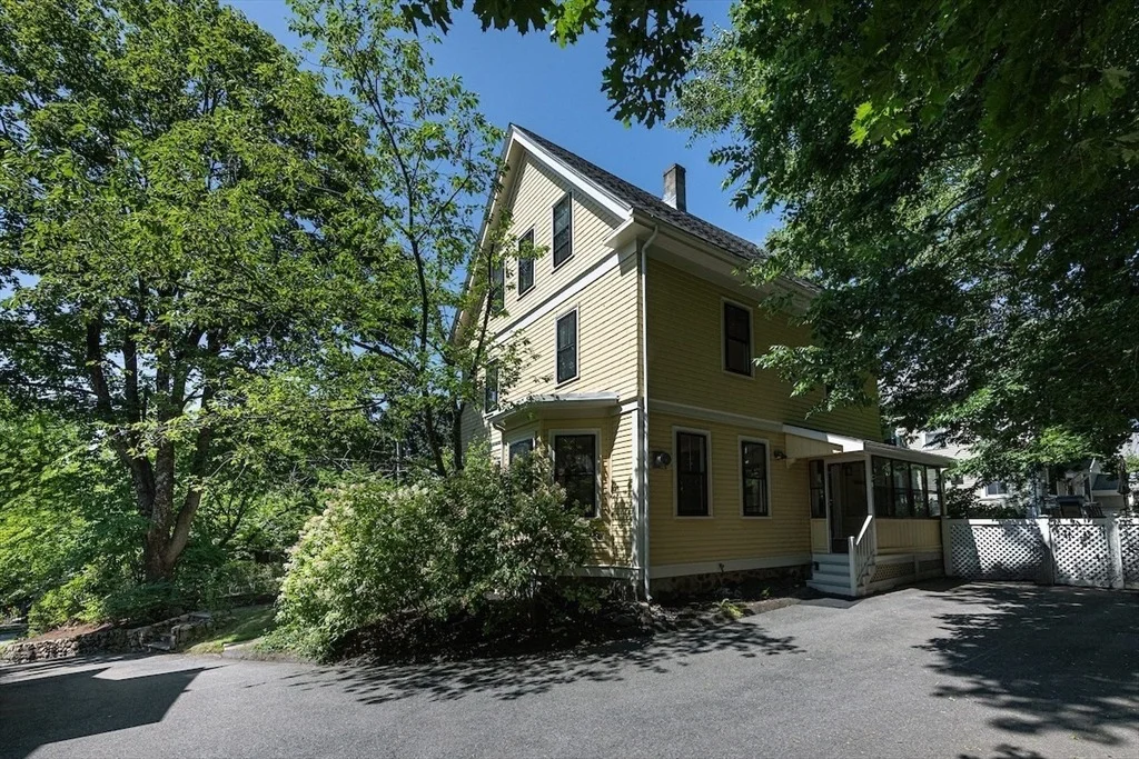 Photo of 147 Lowell St