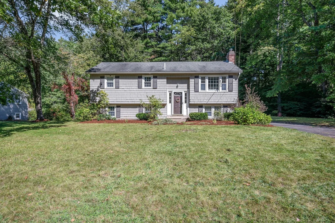 Photo of 7 Hickory Dr