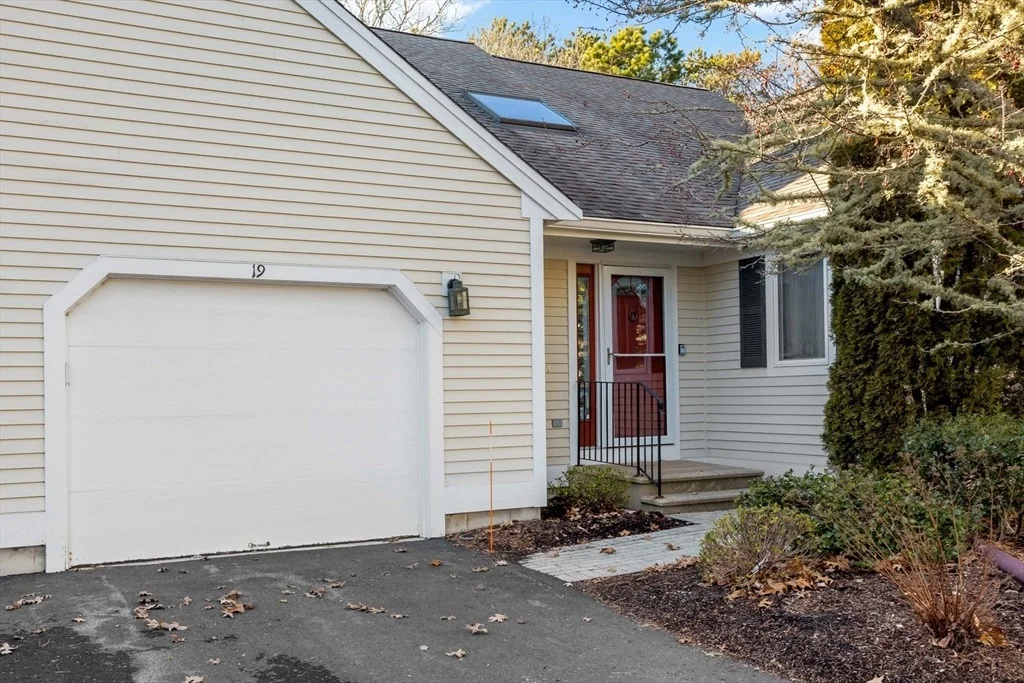 Photo of Unit 19 at 19 Executive Dr