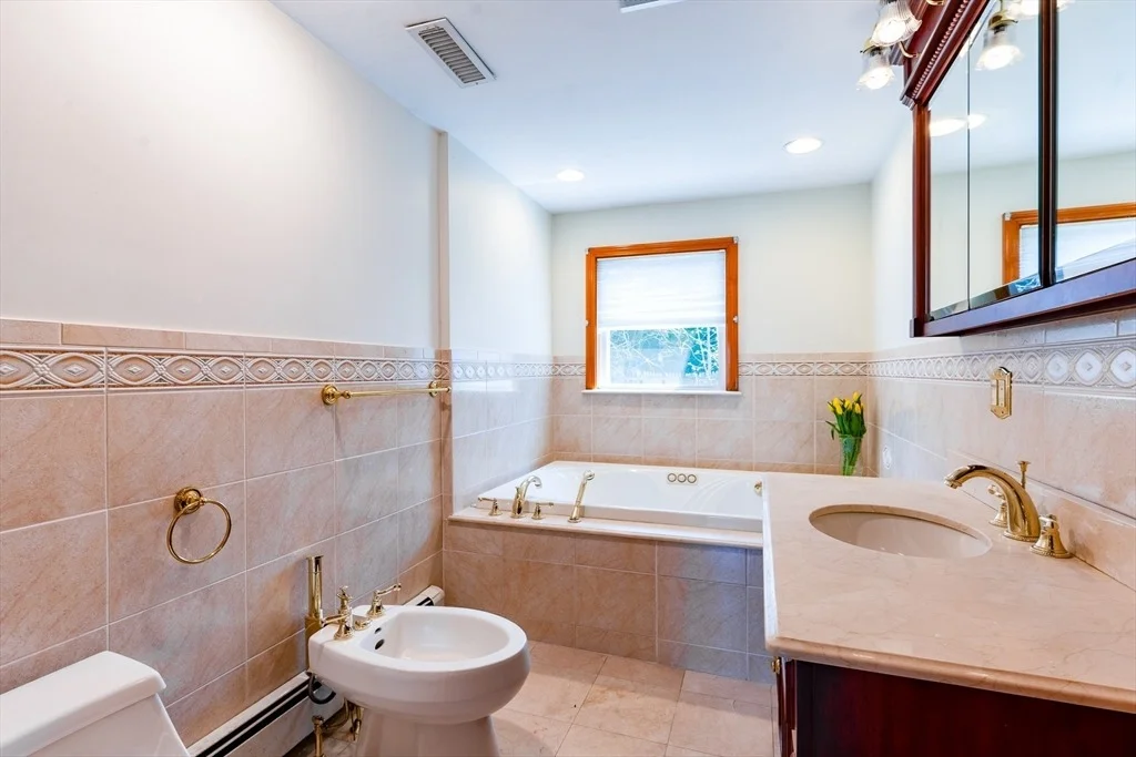 Photo of 12 Longmeadow Rd