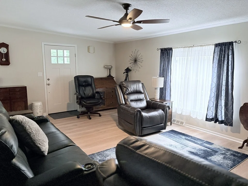 Photo of 16 Kylee Dr