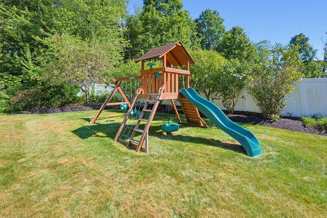 Photo of 191 Whitins Rd