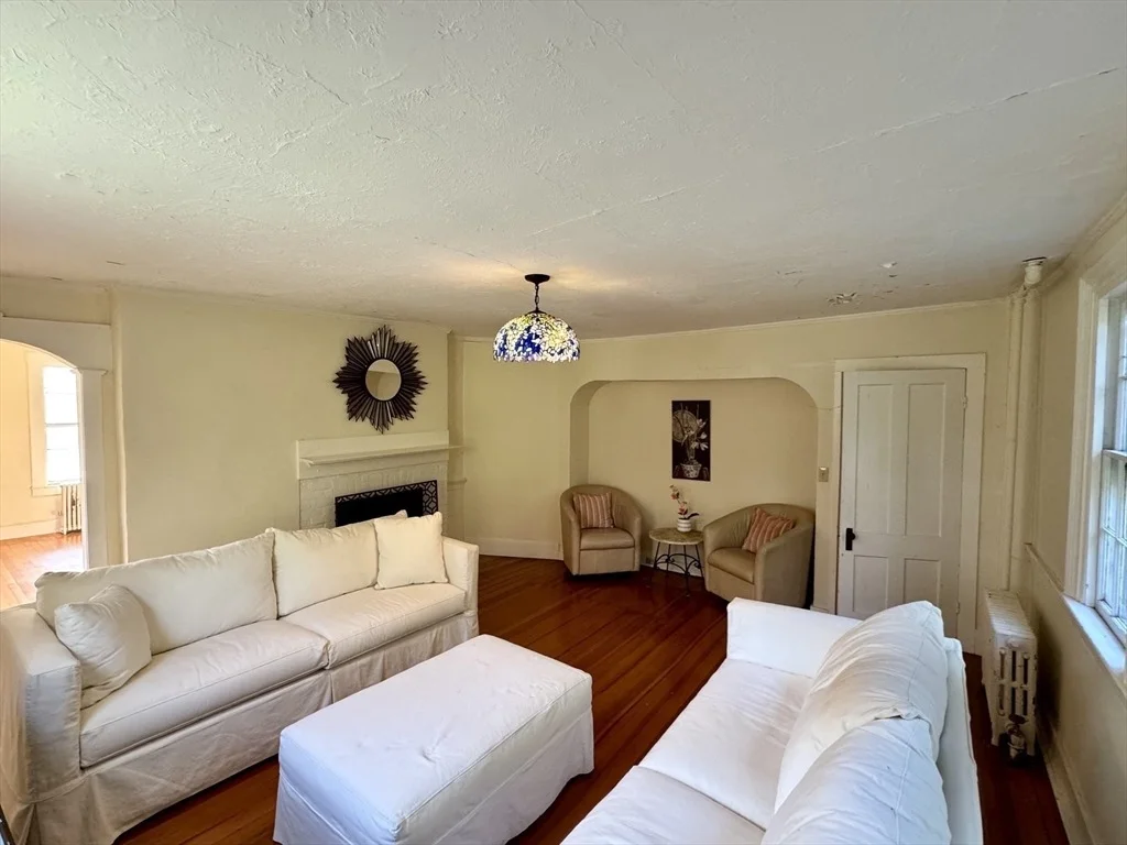Photo of 238 Briar Hill Rd