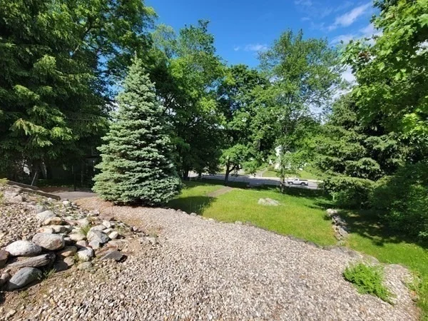 Photo of 1237 Main Street