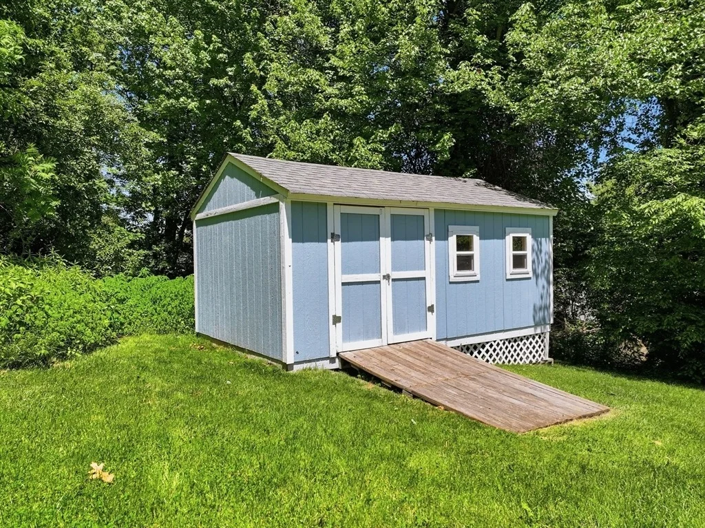 Photo of 46 Pinecroft Ave