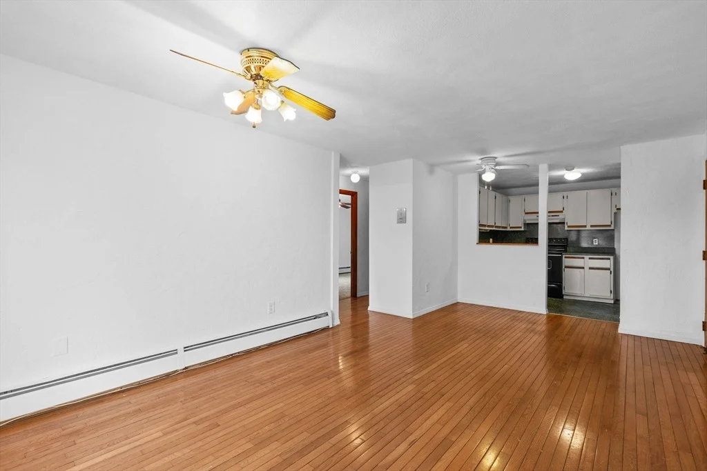 Photo of Unit 7 at 22 Irving St