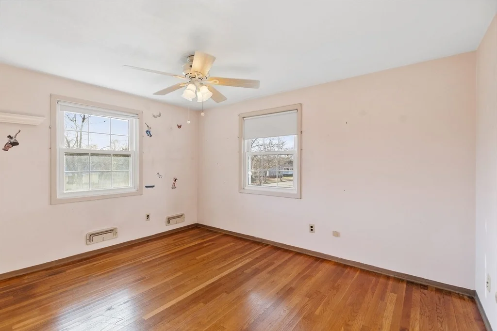 Photo of 10 Paulette Dr