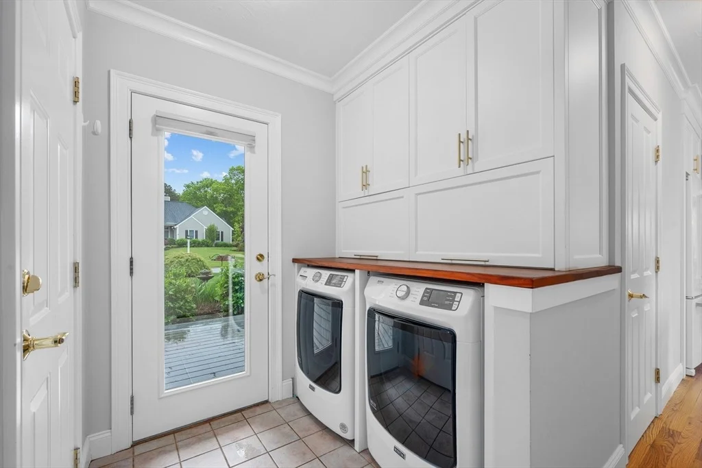 Photo of 35 Bayshore Dr