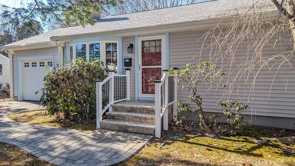 Photo of 241 Edgewater Drive