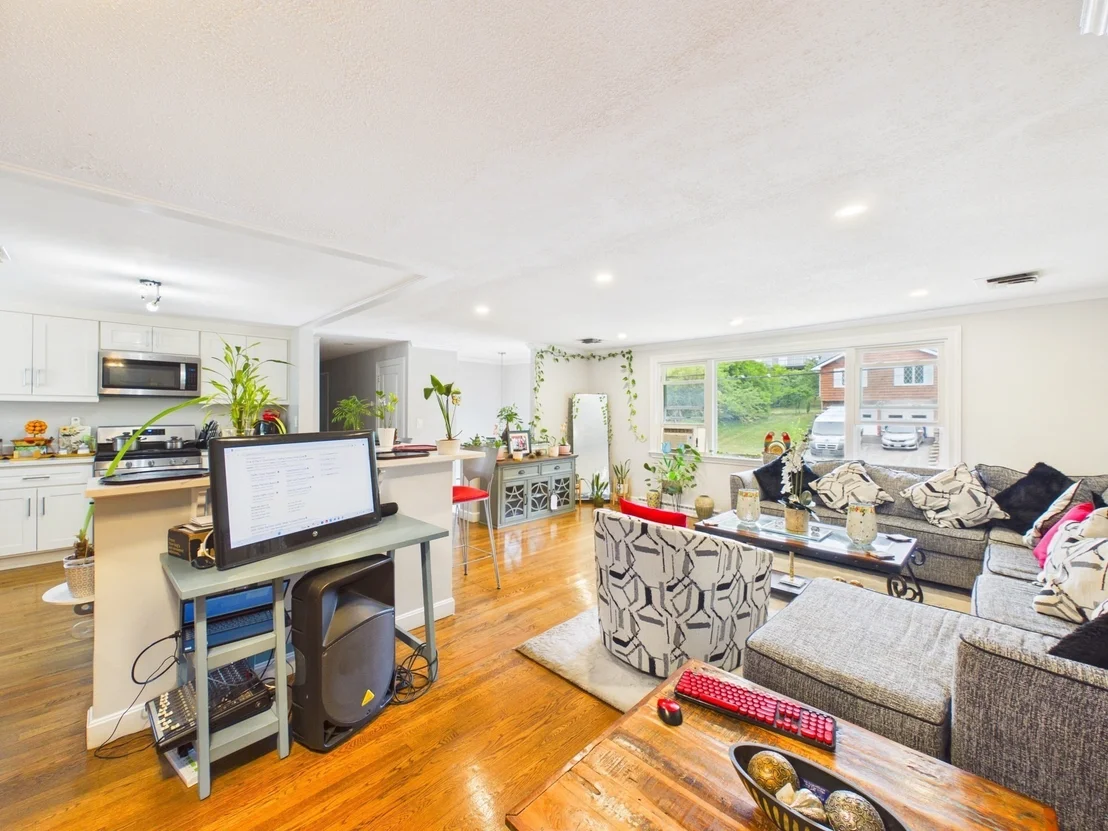 Photo of 15 Sunset Dr