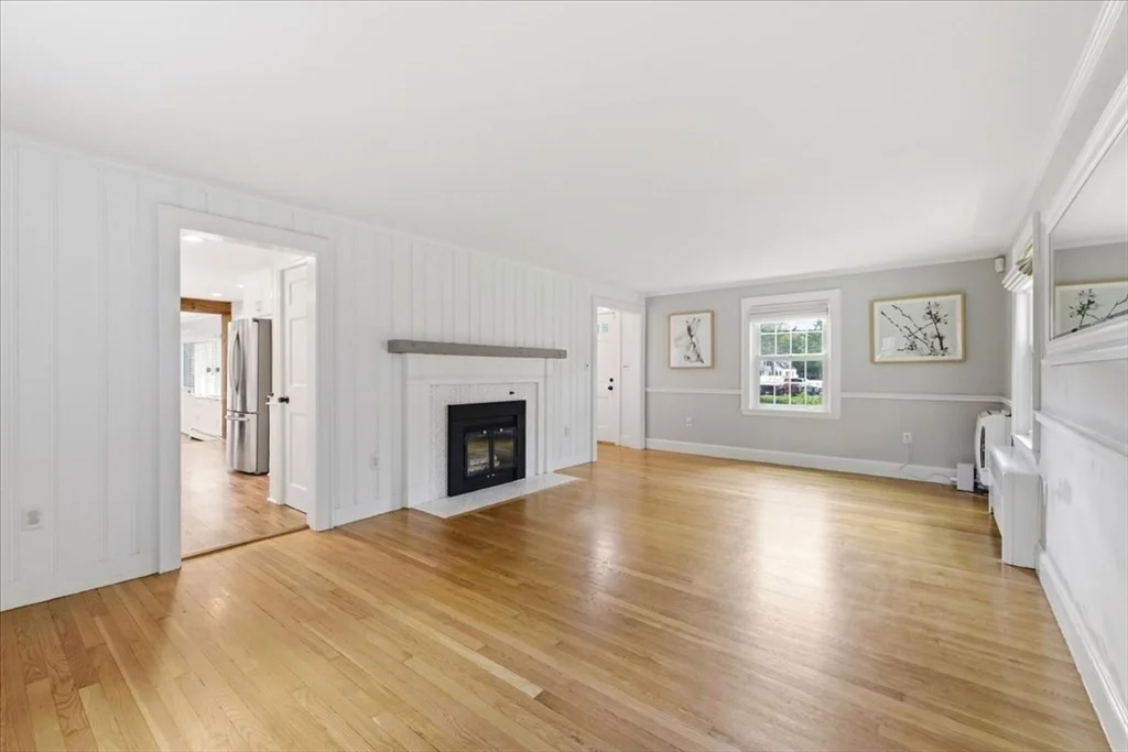 Photo of 560 Common St