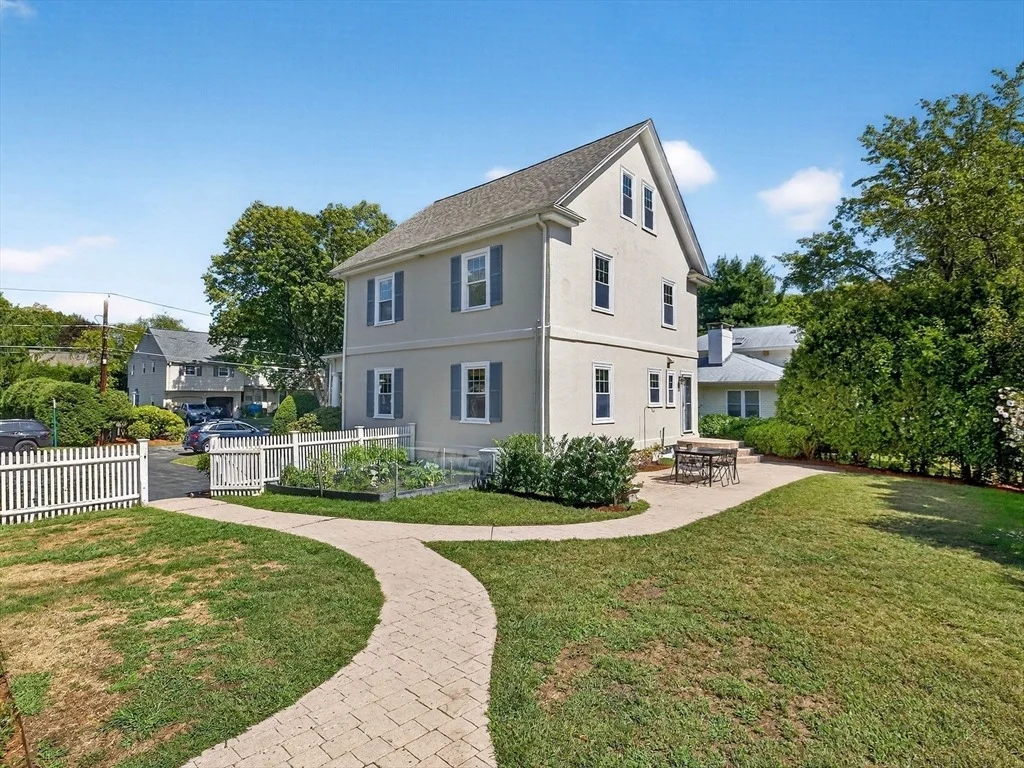 Photo of 39 Twitchell St