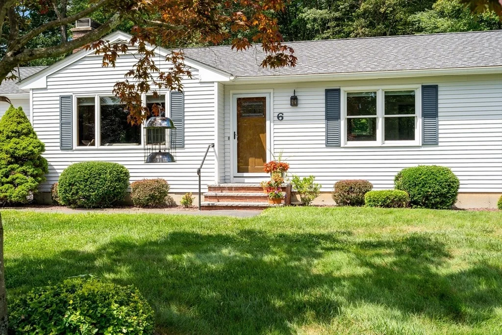 Photo of 6 Russell Ln