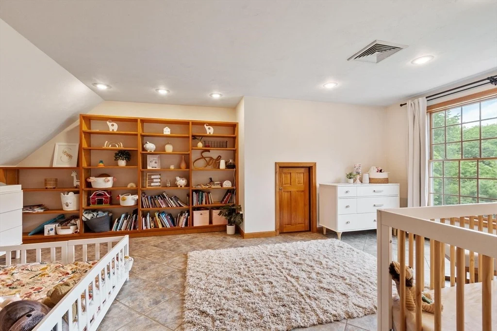 Photo of 61 Newcomb Rd