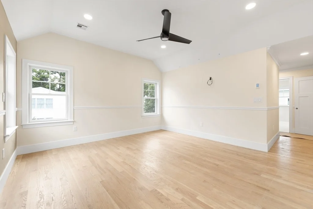 Photo of 54 Hawthorn Ave