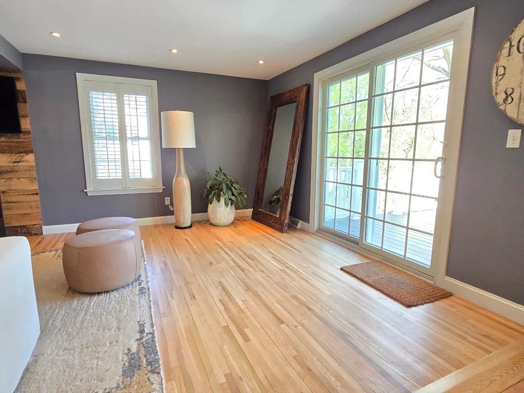 Photo of 33 Wayside Ln