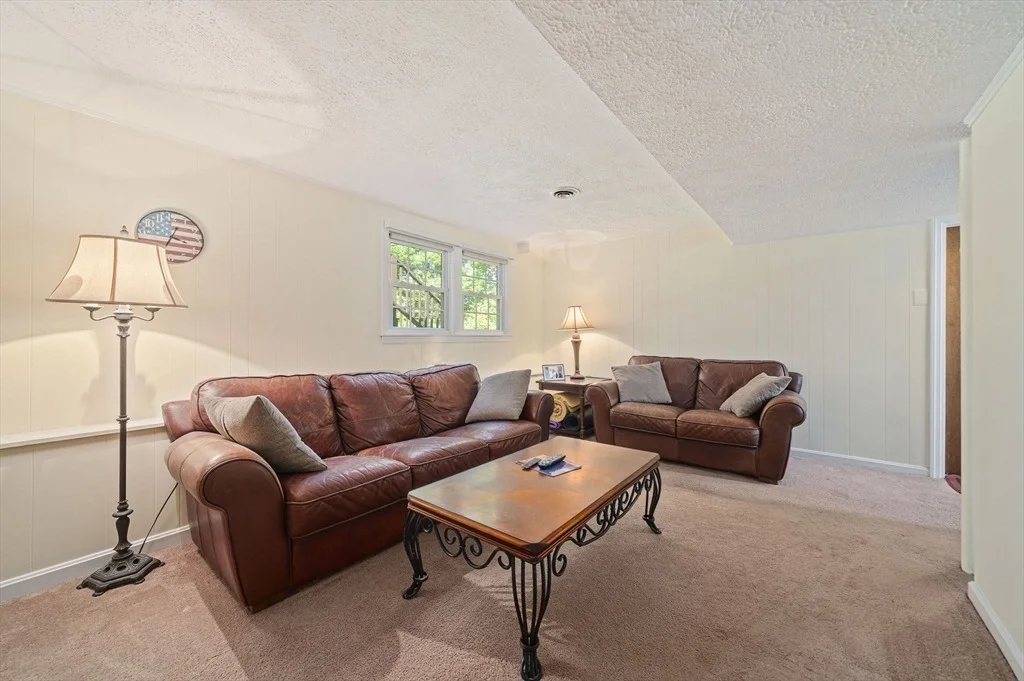 Photo of 1 Carpenter Ln