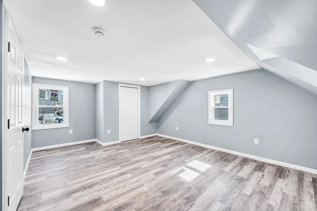 Photo of 297 Breckwood Blvd