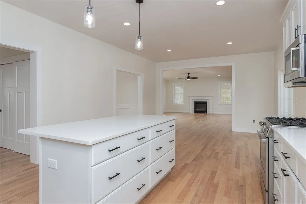 Photo of 76 Robin Hill Rd