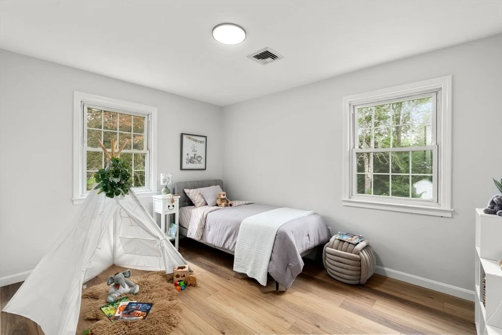 Photo of 7 Kennedy Dr