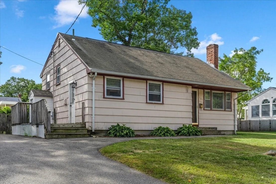Photo of 105 Crestfield Dr