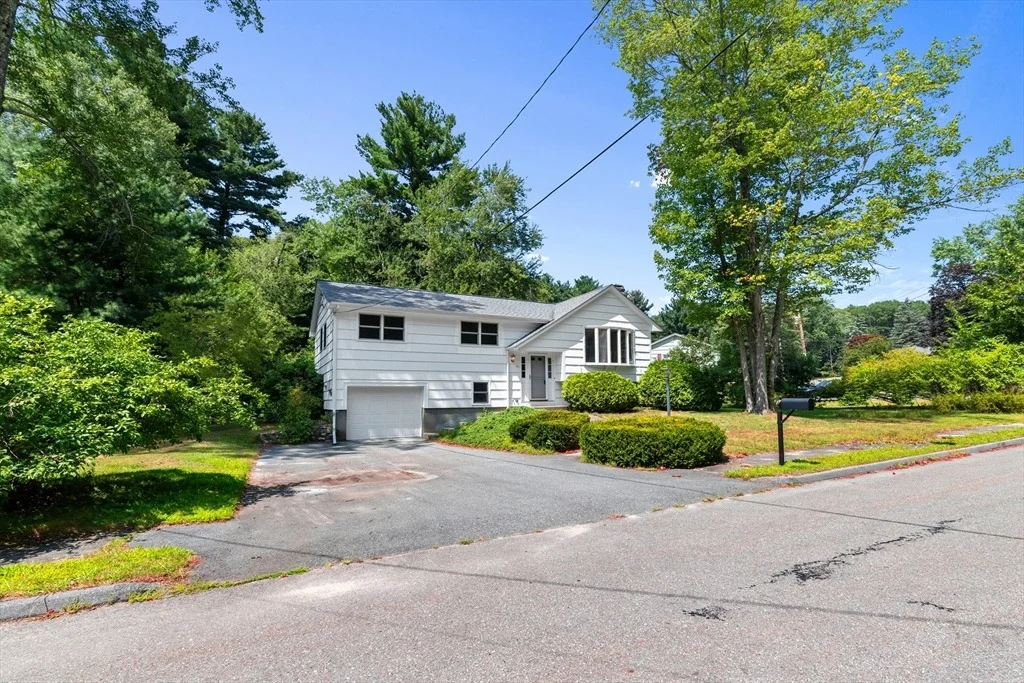 Photo of 40 Crystal Cir