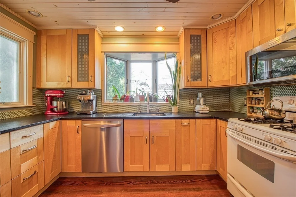Photo of 69 Maple St