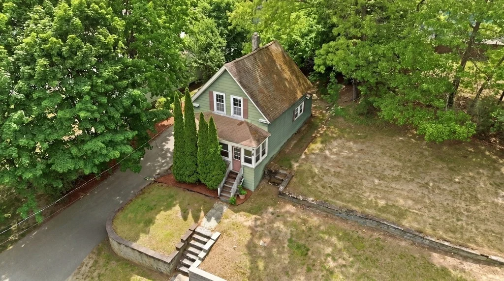 Photo of 2 Tyng Rd