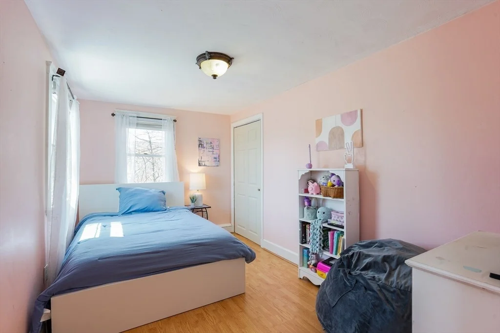 Photo of 37 Violet Ave