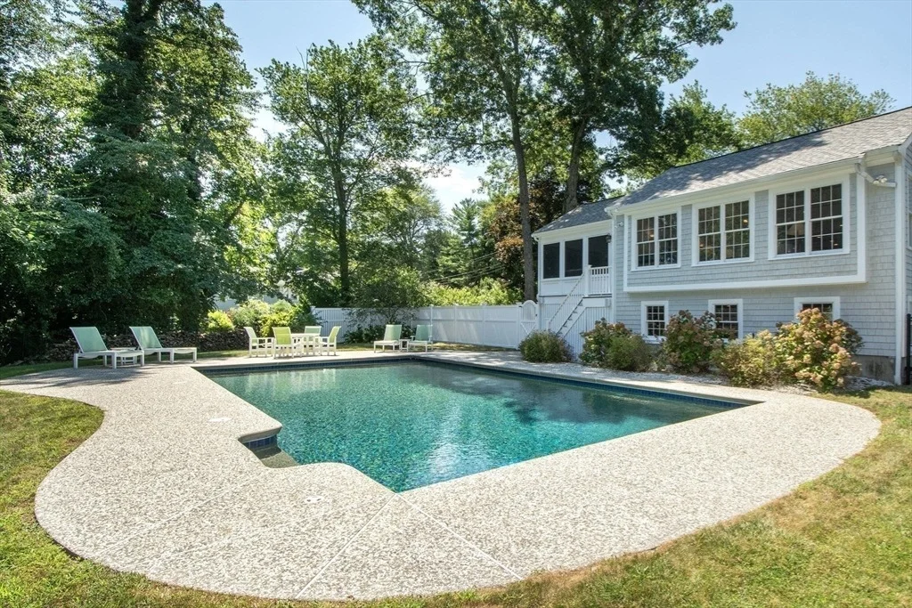 Photo of 39 Ledgewood Dr