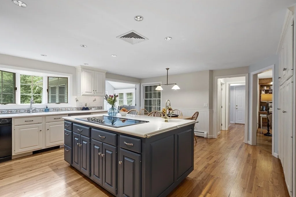 Photo of 25 Algonquin Avenue