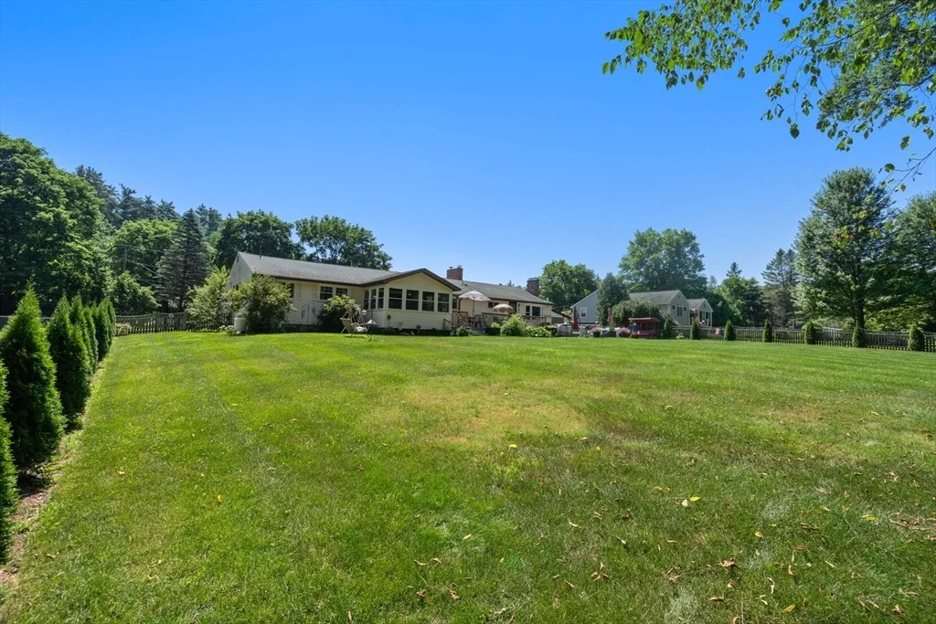 Photo of 16 Burbank Lane