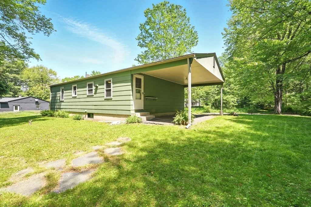 Photo of 161 Farmington Rd