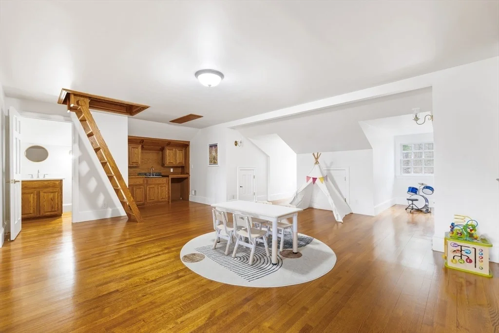 Photo of 75 Washington St