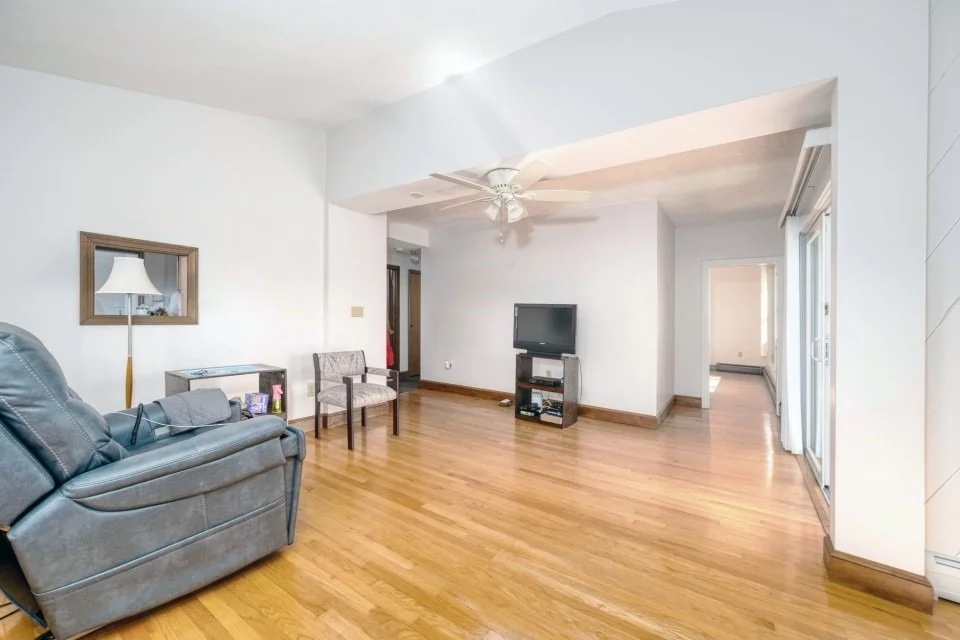 Photo of 15 2nd St