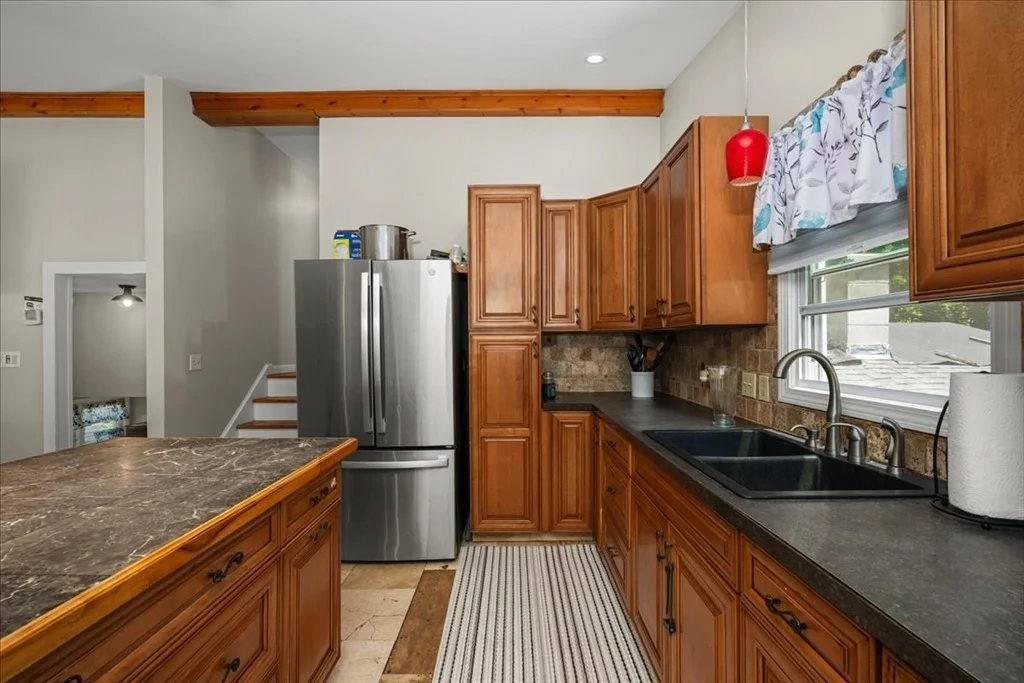 Photo of 237 Boston Rd