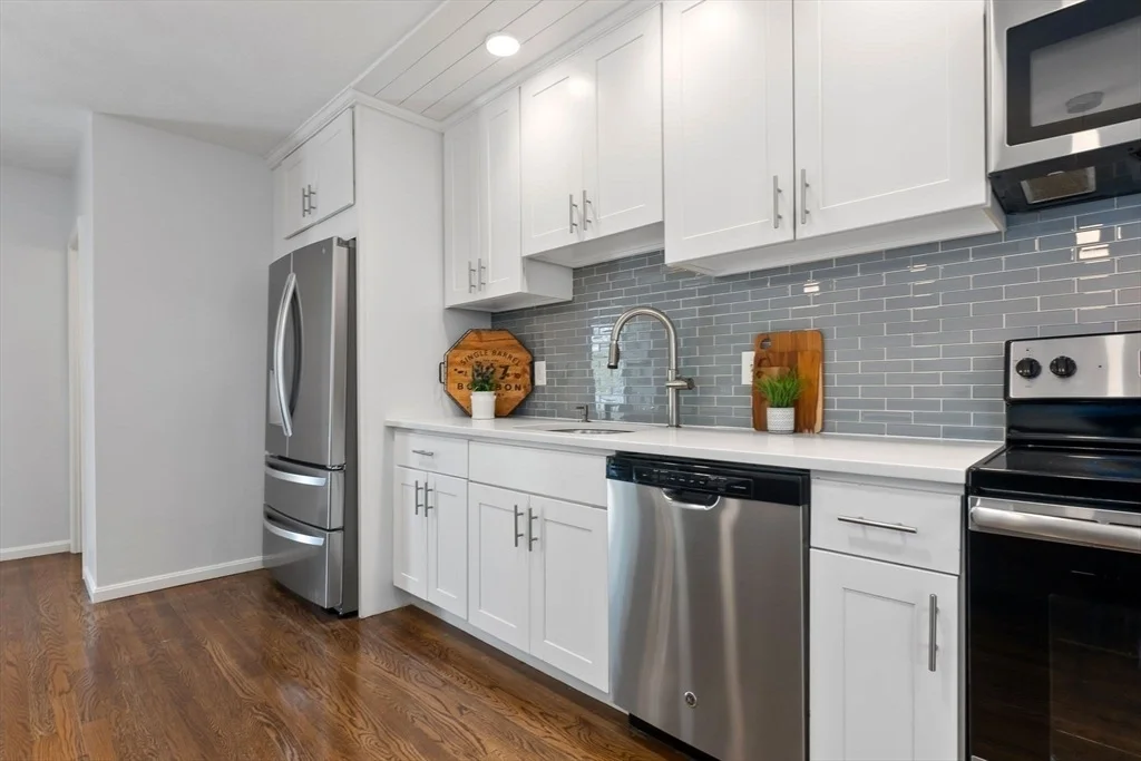Photo of 194 Springvale Ave