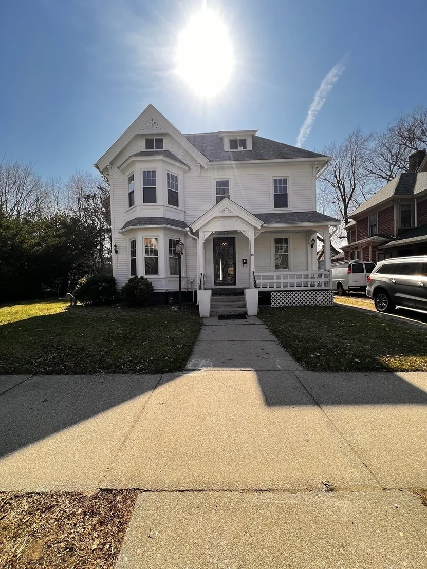 Photo of 186 Buckingham St.