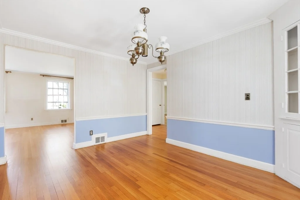 Photo of 30 Richards Cir